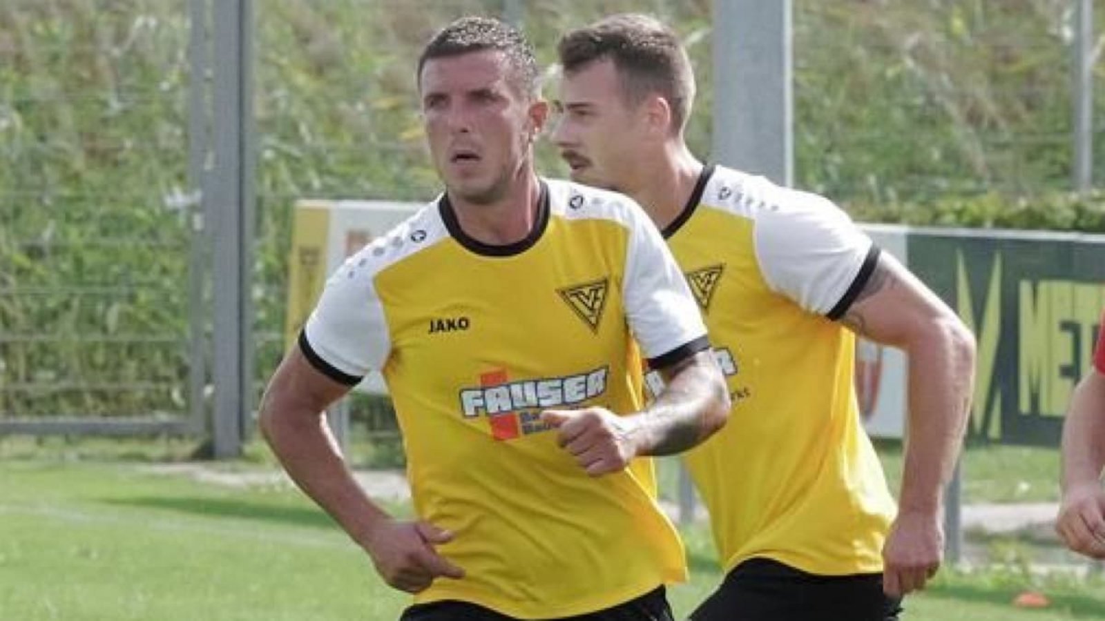 Stark in neuer alter Rolle: Ivan Matanovic (links) drehte die Begegnung per Toredoppelschlag.Günter Bergmann Stark in neuer alter Rolle: Ivan Matanovic (links) drehte die Begegnung per Toredoppelschlag.Günter Bergmann