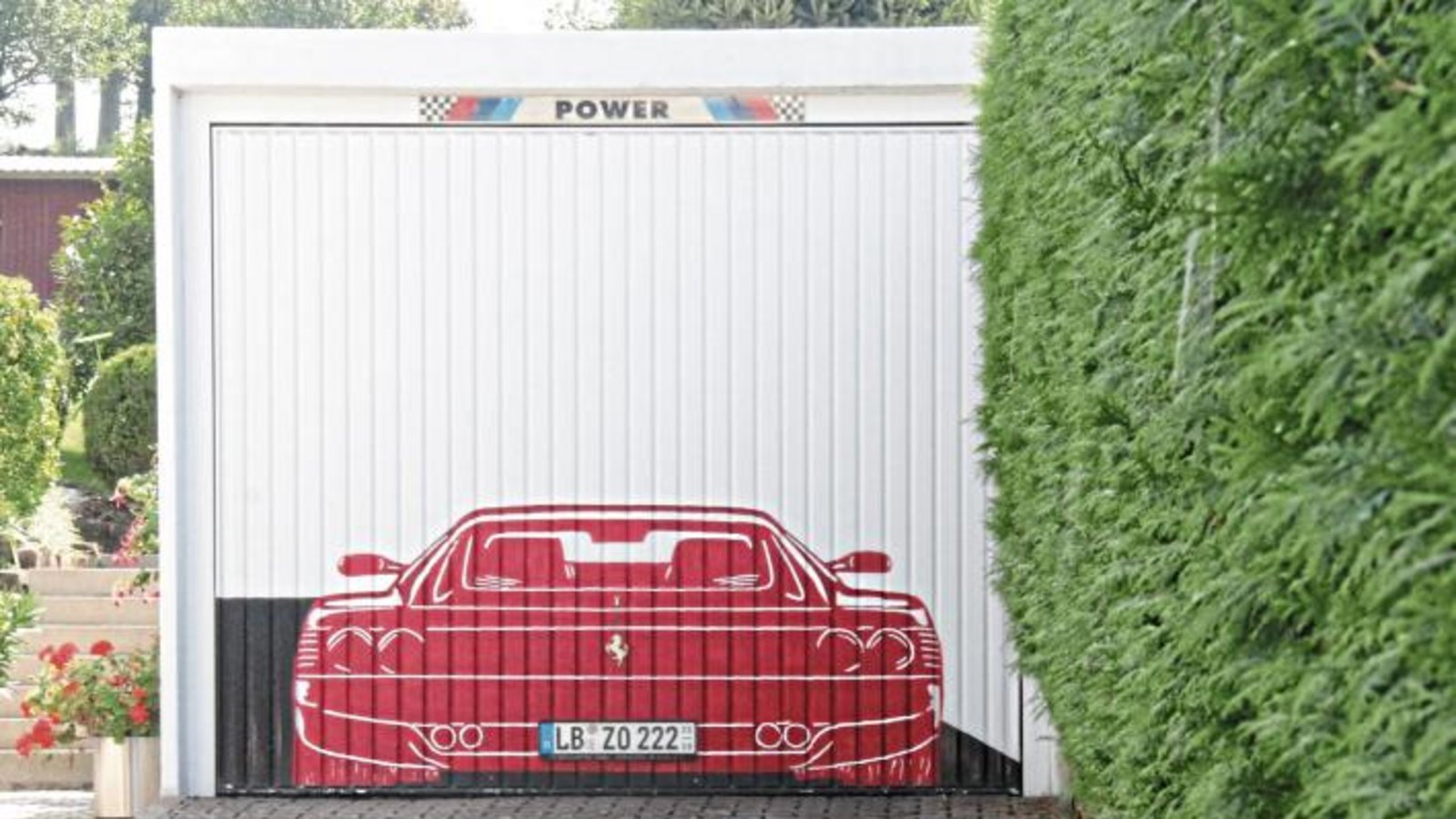 Lust auf einen Ferrari? Machen wir uns selbst! Gesehen in Gündelbach.  Foto: Rostek