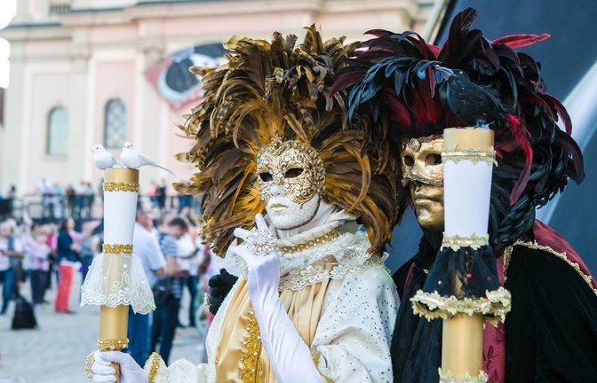 Masken sind allgegenwärtig, wenn vom 4. bis 6. September in Ludwigsburg die Venezianische Messe gefeiert wird. <span class='image-autor'>Fotos: Stollenberg</span>