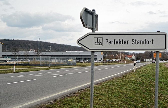 Über eine Erweiterung des Gewerbegebietes „Perfekter Standort“ wird nachgedacht. In Kleinglattbach (im Bildhintergrund) ist bereits jetzt das Verkehrsaufkommen hoch. Foto: Stahlfeld