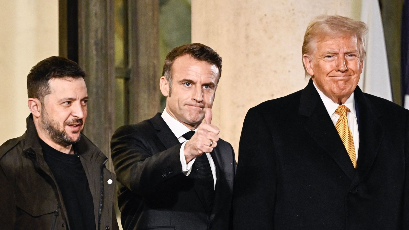 Kurz vor der Übernahme der US-Präsidentschaft: Donald Trump (r.) im Dezember 2024 gemeinsam mit Wolodymyr Selenskyj und Emmanuel Macron.Foto: dpa/Julien De Rosa