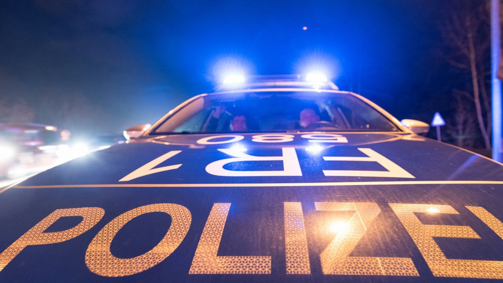 Die Polizei hat den vermissten Fahrer eines Unfallwagens gefunden. (Symbolbild)Foto: dpa/Patrick Seeger Die Polizei hat den vermissten Fahrer eines Unfallwagens gefunden. (Symbolbild)Foto: dpa/Patrick Seeger