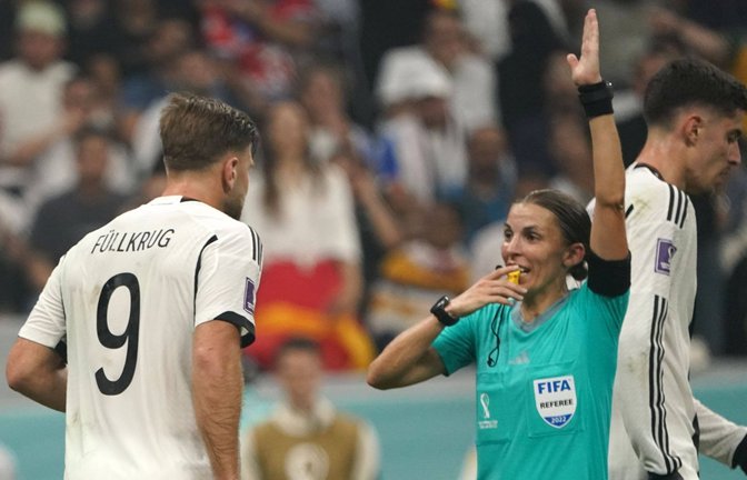 Stéphanie Frappart leitete das historische WM-Spiel Deutschland gegen Costa Rica souverän.<span class='image-autor'>Foto: Imago//Chai von der Laage</span>