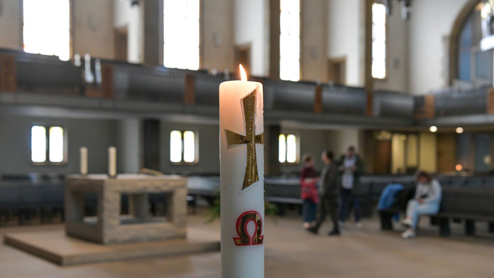 Ein Ausdruck von Hoffnung: Osterkerze in der Stuttgarter StiftskircheFoto: Lichtgut/Max Kovalenko