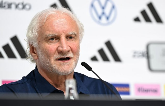 Rudi Völler: "Wir sind da, um eine Weltmeisterschaft zu spielen. Das geht vor."<span class='image-autor'>Foto: Federico Gambarini/dpa</span>