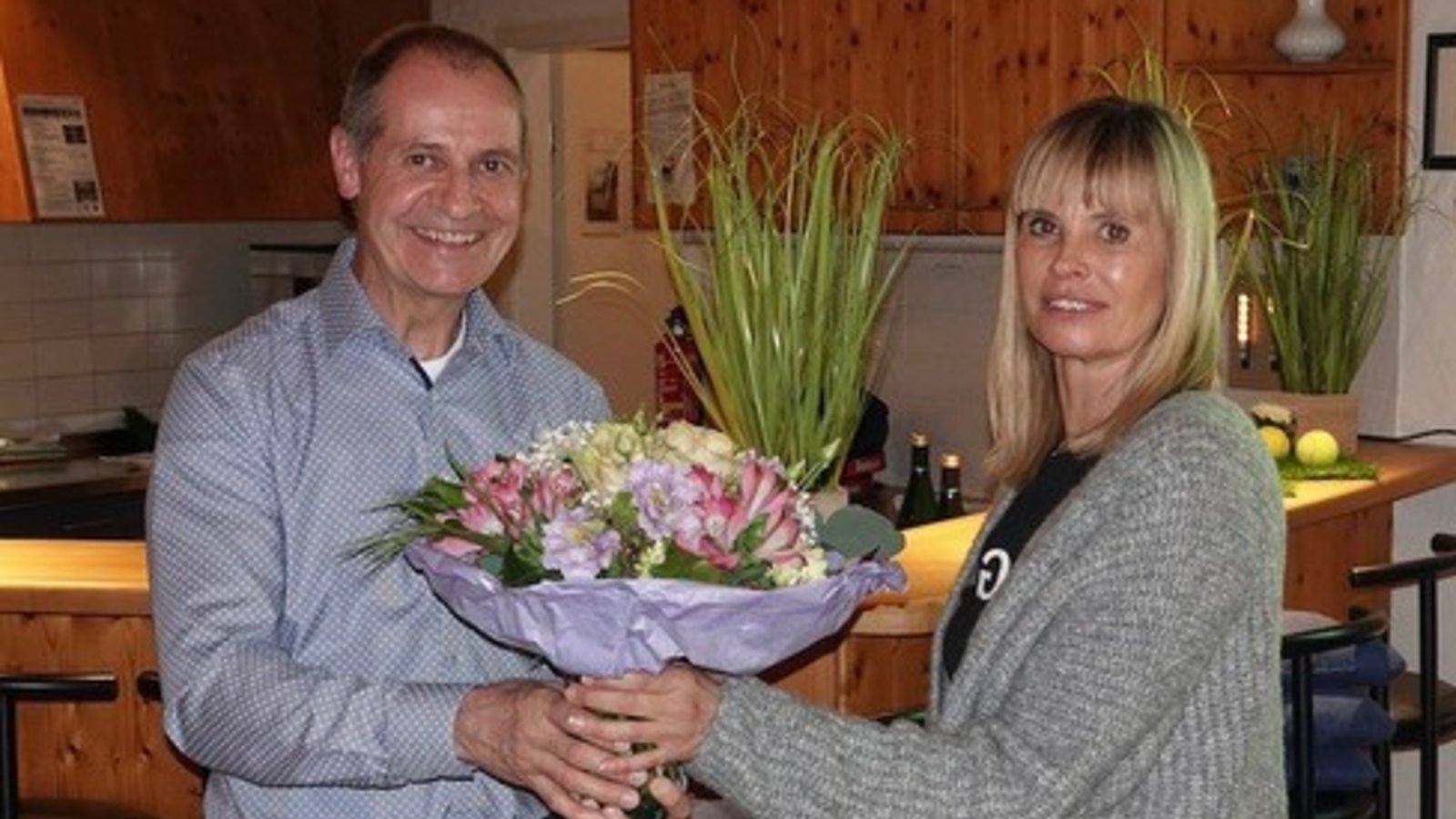 Die scheidende Sportwartin Nicole Geiger mit dem Vorsitzenden Markus Rodi. Foto: p Die scheidende Sportwartin Nicole Geiger mit dem Vorsitzenden Markus Rodi. Foto: p