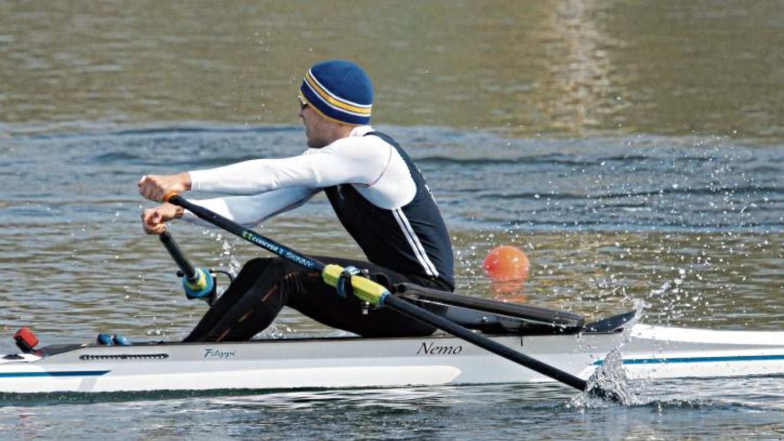 Florian Roller ließ bei der Regatta Ratzeburg nichts anbrennen und dominierte beide Rennen im Leichtgewichts-Einer über 200 Meter. Foto: privat Florian Roller ließ bei der Regatta Ratzeburg nichts anbrennen und dominierte beide Rennen im Leichtgewichts-Einer über 200 Meter. Foto: privat
