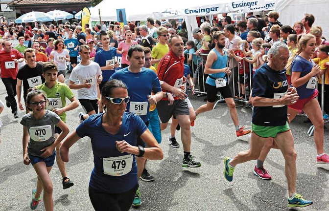 Am Grundprinzip, dass beim Ensinger Laufcup die Teilnehmer alle fünf Kilometer den Start-Ziel-Bereich durchlaufen, wird auch dieses Mal nicht gerüttelt. Foto: Küppers