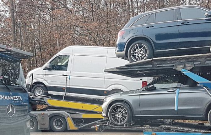 Schon lange sind chaotische Verkehrssituationen durch Autotransporter in der Wilhelmstraße ein Dorn im Auge.  Foto: Archiv