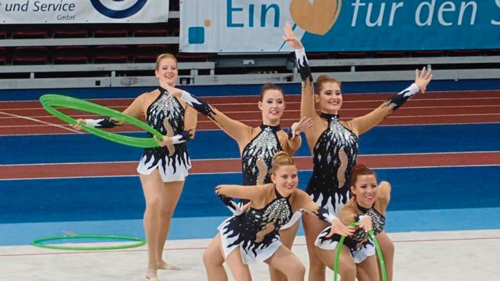 Trotz einiger Handgeräteverluste im ersten Durchgang war die K-Gruppe des TV Sersheim mit Julia Weh, Sabrina Götz, Meike Abel, Jenny Asprion und Jasmin Geske (von links) zufrieden. Foto: privat Trotz einiger Handgeräteverluste im ersten Durchgang war die K-Gruppe des TV Sersheim mit Julia Weh, Sabrina Götz, Meike Abel, Jenny Asprion und Jasmin Geske (von links) zufrieden. Foto: privat