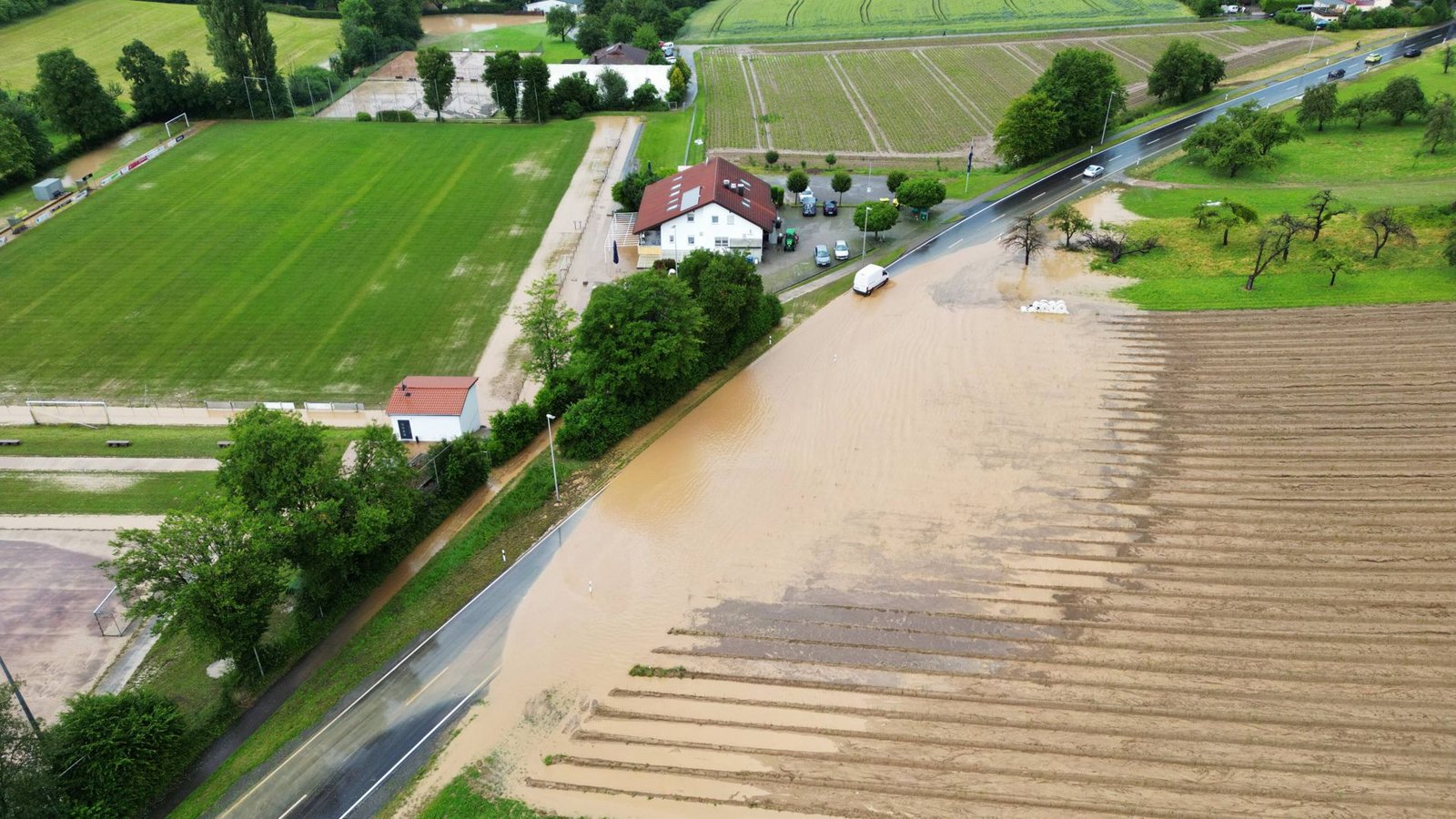 Ende Juni wurden durch Starkregen mehrere Straßen und Orte (Berglen, Burgstetten, Schorndorf und Miedelsbach) überflutet.Foto: 7aktuell.de/Kevin Lermer/7aktuell.de | Kevin Lermer Ende Juni wurden durch Starkregen mehrere Straßen und Orte (Berglen, Burgstetten, Schorndorf und Miedelsbach) überflutet.Foto: 7aktuell.de/Kevin Lermer/7aktuell.de | Kevin Lermer