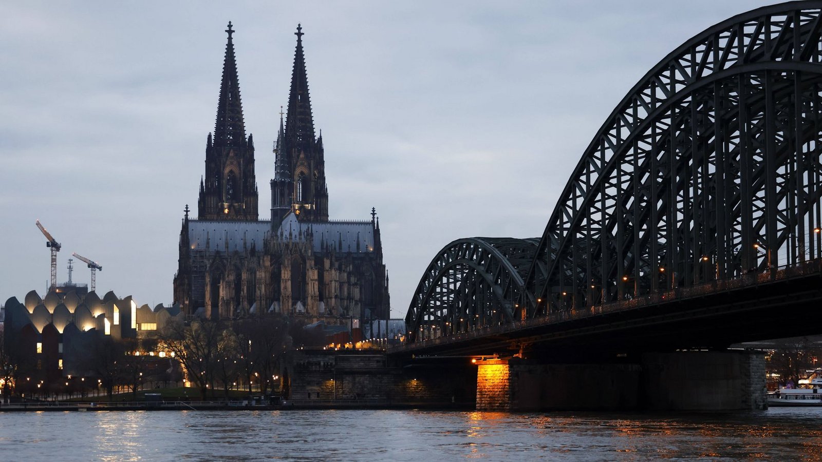 Nur zehn Jahre war der Dom in Köln mit 157,38 Metern der höchste Kirchenbau der Christenheit.Foto: imago/Panama Pictures/imago/Christoph Hardt