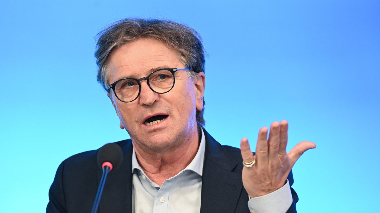 Baden-Württembergs Sozialminister Manfred Lucha (Grüne) hat mit seinem Interview eine rege Debatte ausgelöst.Foto: dpa