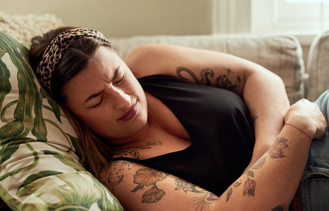 Die Zahl der Frauen mit der Diagnose Endometriose hat sich binnen 20 Jahren mehr als verdoppelt (Symbolfoto).<span class='image-autor'>Foto: IMAGO/peopleimages.com/IMAGO/Yuri Arcurs peopleimages.com</span>