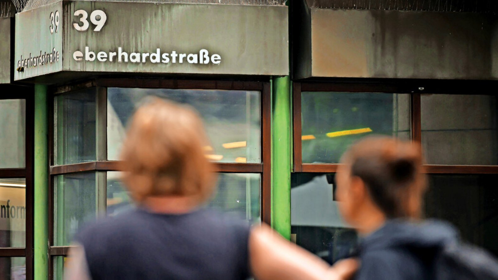 Der katastrophale Zustand des Gebäudes, in dem sich die Ausländerbehörde befindet, trägt zum schlechten Image bei.Foto: Lichtgut/ Max Kovalenko Der katastrophale Zustand des Gebäudes, in dem sich die Ausländerbehörde befindet, trägt zum schlechten Image bei.Foto: Lichtgut/ Max Kovalenko