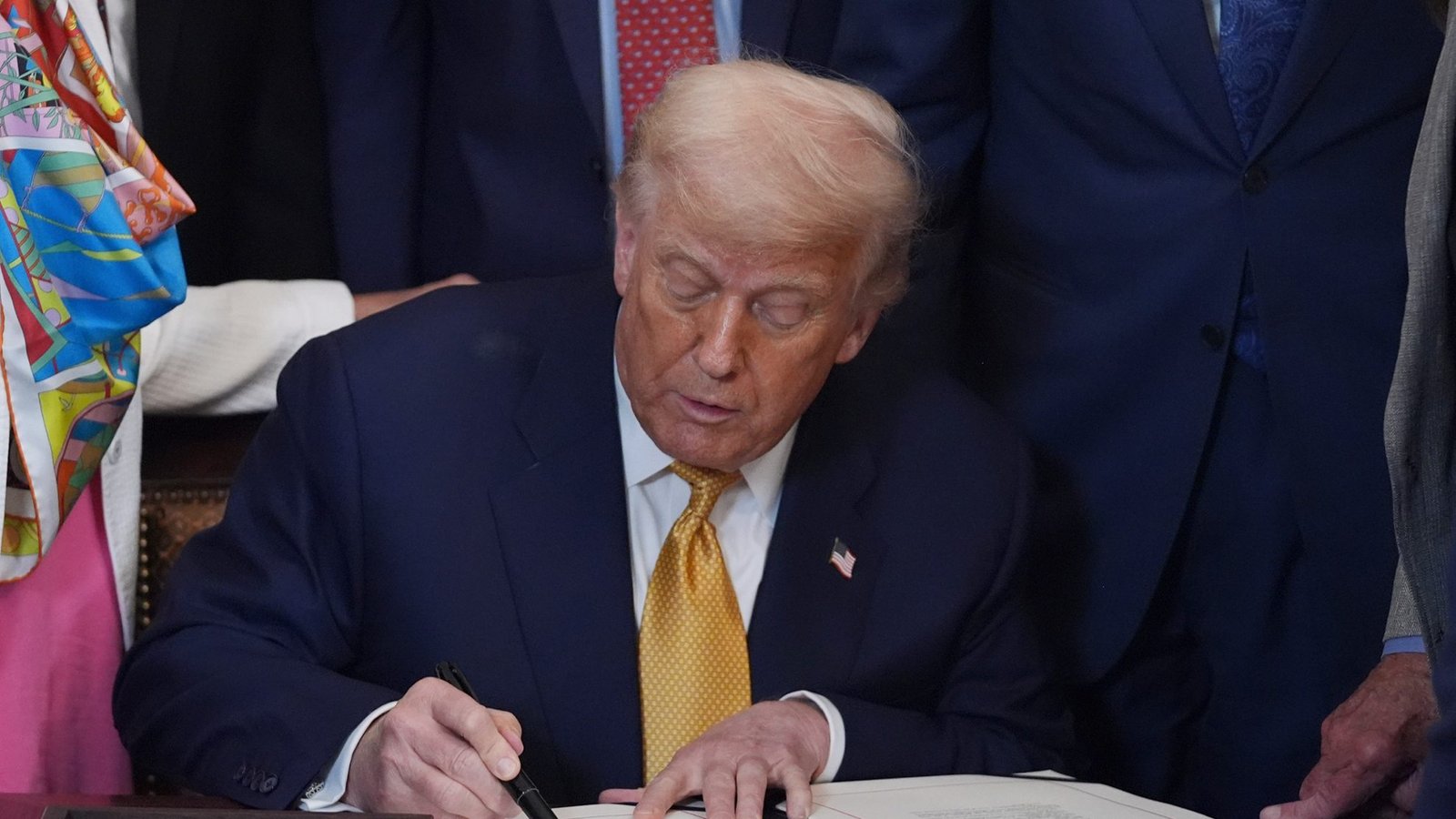 Trumps jüngste Laboruntersuchungen umfassten Leavitt zufolge ein vollständiges Blutbild, ein umfassendes Stoffwechselprofil und weitere Tests. Alle Ergebnisse hätten innerhalb der Norm gelegen, sagte Die Sprecherin des US-Präsidenten.Foto: Evan Vucci/AP/dpa