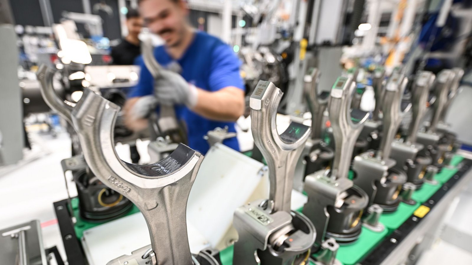 Motoren-Montage am Bodensee bei Rolls-Royce Powersystems (früher MTU).Foto: picture alliance/dpa Motoren-Montage am Bodensee bei Rolls-Royce Powersystems (früher MTU).Foto: picture alliance/dpa
