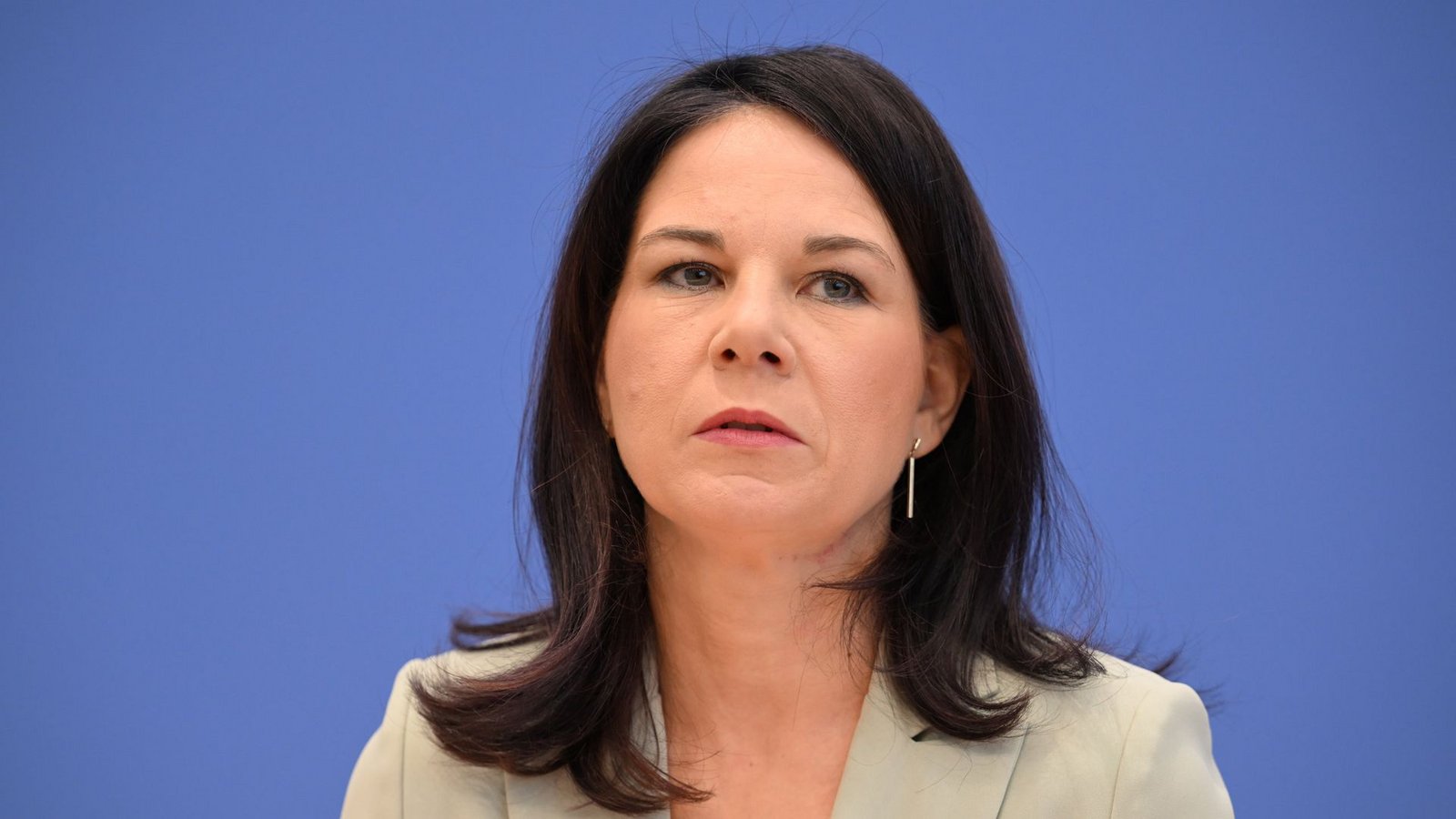 Annalena Baerbock (Grüne) hat sich entsetzt über den Eklat im Weißen Haus geäußert. (Archivbild)Foto: dpa/Sören Stache Annalena Baerbock (Grüne) hat sich entsetzt über den Eklat im Weißen Haus geäußert. (Archivbild)Foto: dpa/Sören Stache