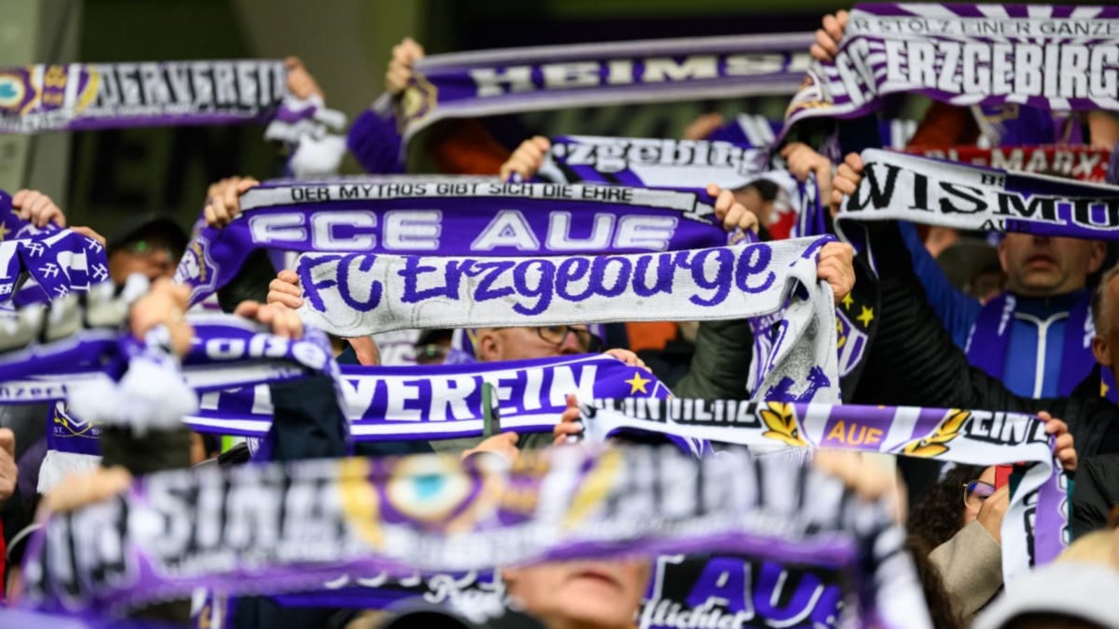 Erzgebirge Aue trifft am 1. Spieltag der Regionalliga Nordost auf die VSG Altglienicke.Robert Michael/dpa