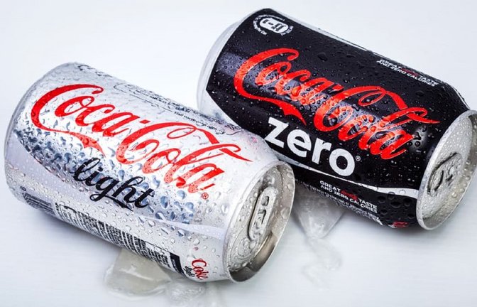 Eiskalte Erfrischungen ohne Kalorien bleiben steuerfrei.<span class='image-autor'>Mejini Neskah / shutterstock.com</span>