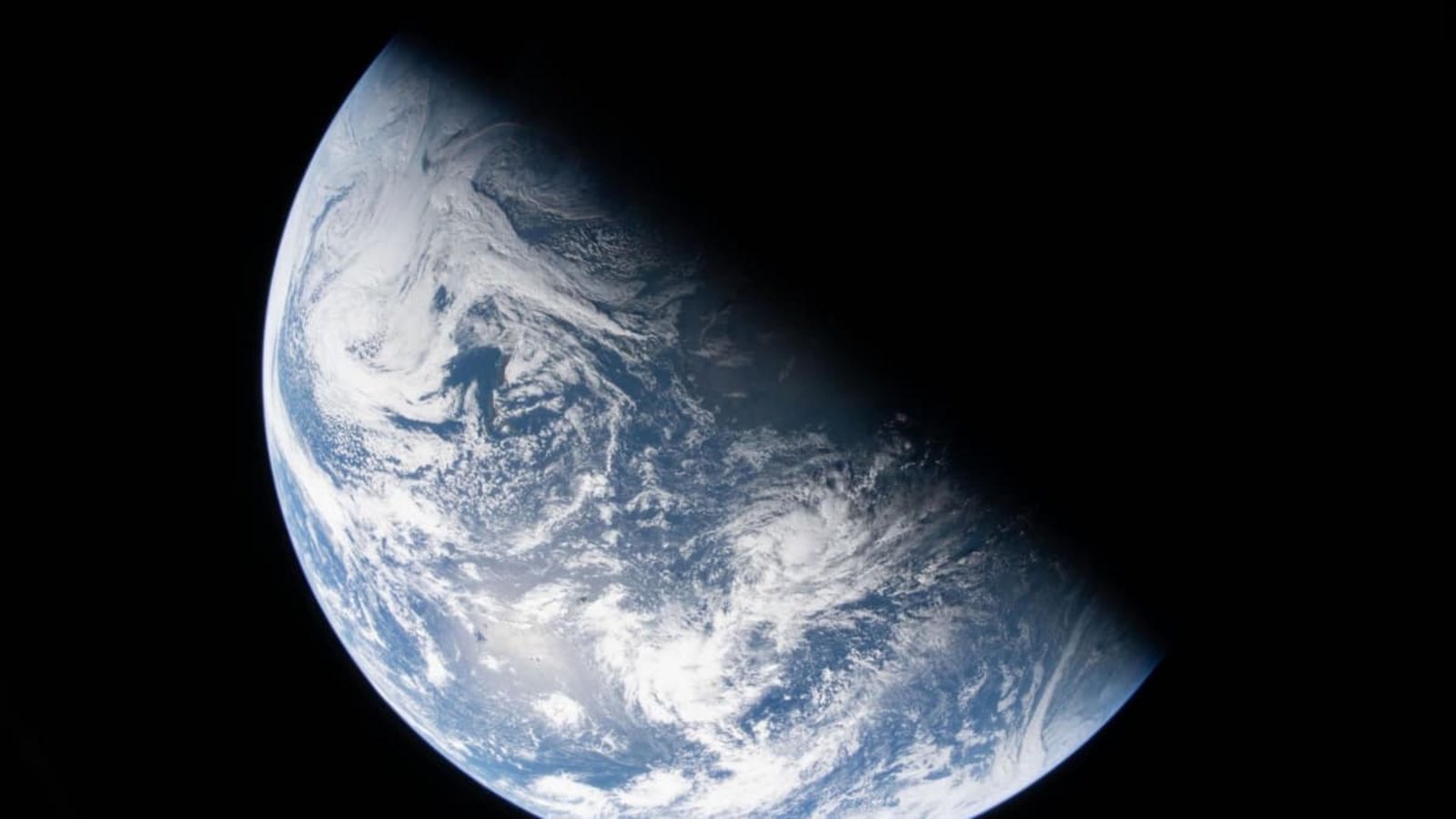 Engagement für den Klimaschutz sei wichtig, erinnert Umweltminister Schneider (Symbolfoto).Uncredited/NASA/AP/dpa Engagement für den Klimaschutz sei wichtig, erinnert Umweltminister Schneider (Symbolfoto).Uncredited/NASA/AP/dpa