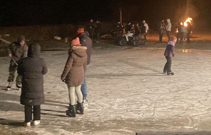 Eislaufen RFZV Nussdorf Reitverein Reiterzentrum Rapp Winter Schlittschuhlaufen Foto:p