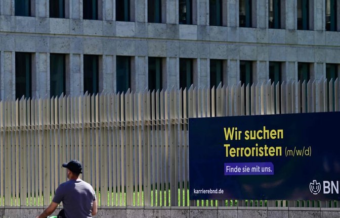 Bald echte Geheimdienste: Der BND und der Bundesverfassungsschutz sollen bald nicht nur Nachrichten sammeln, sondern im In- und Ausland aktiv werden dürfen.<span class='image-autor'>John MacDougall/afp</span>