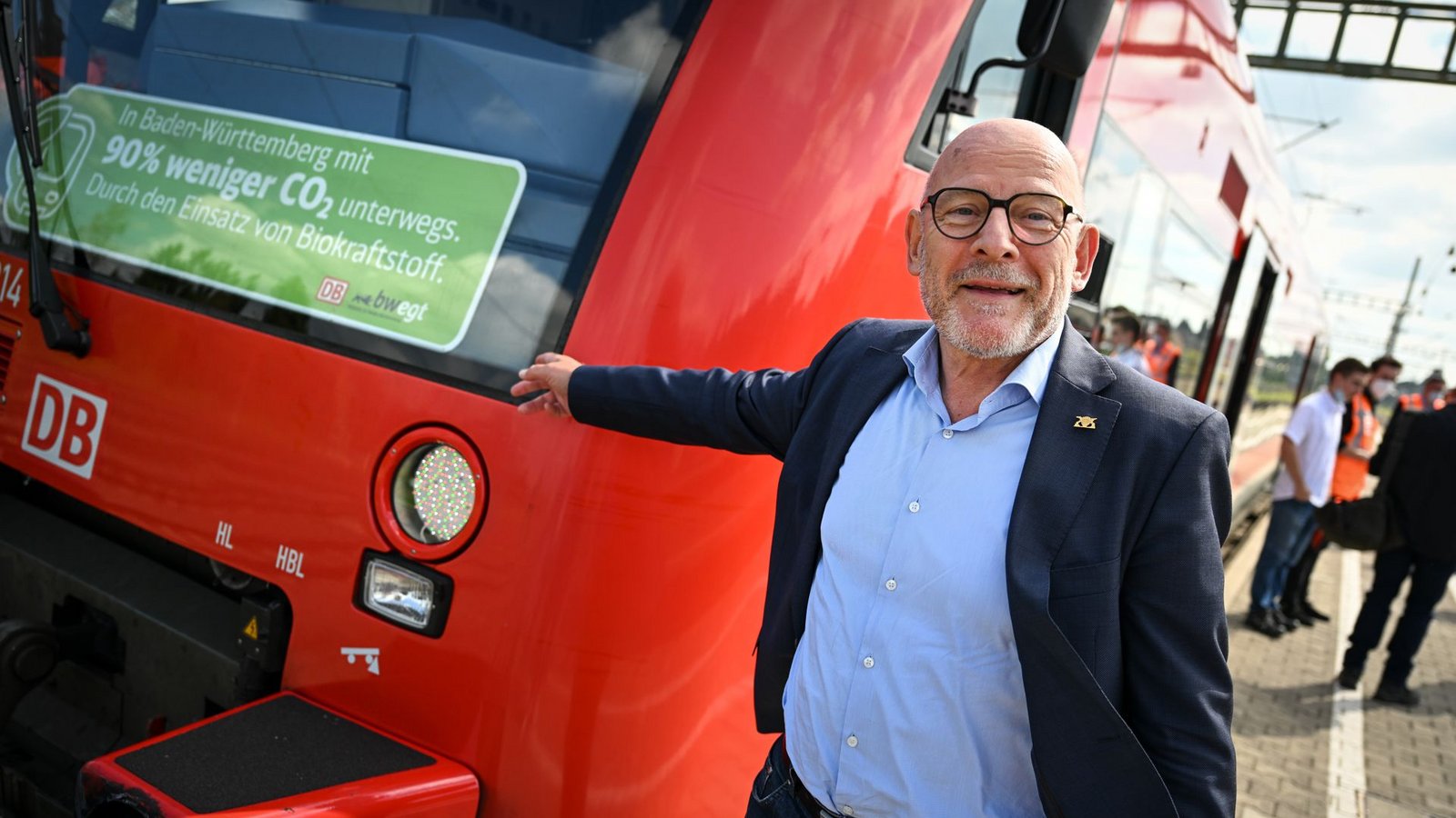 Winfried Hermann wirbt als Landesverkehrsminister für die Nutzung von Bus und Bahn.Foto: dpa/Felix Kästle