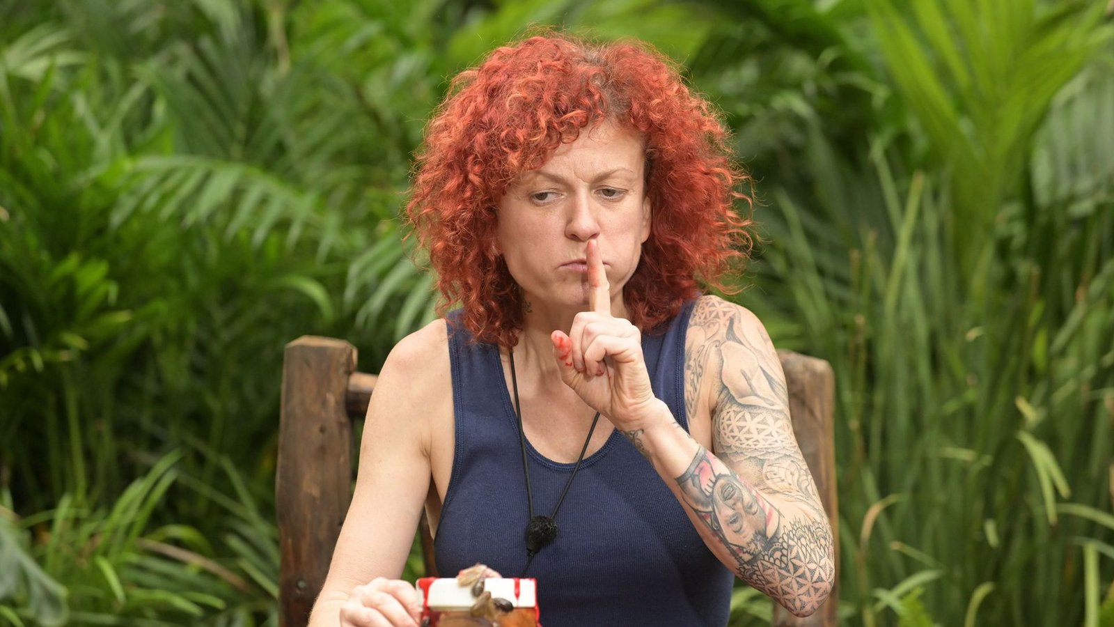 Lucy konzentriert sich auf ihre ekelige Aufgabe.Foto: RTL / Stefan Thoyah/Ich bin ein Star - Holt mich hier raus! Das große Finale Lucy konzentriert sich auf ihre ekelige Aufgabe.Foto: RTL / Stefan Thoyah/Ich bin ein Star - Holt mich hier raus! Das große Finale