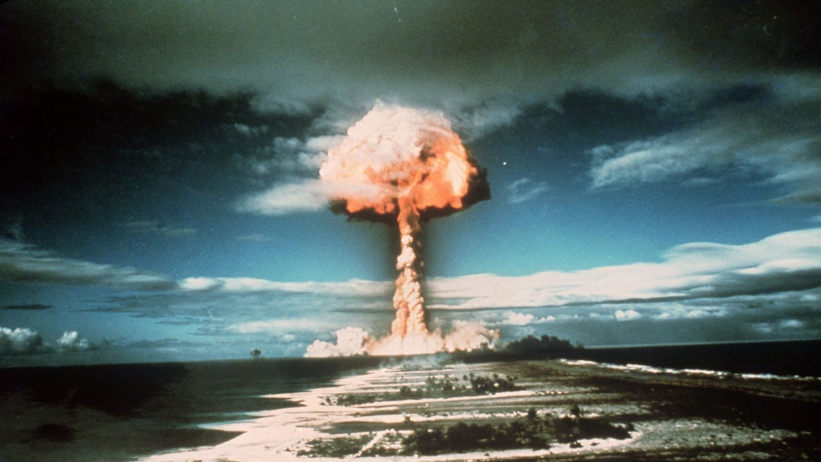 Ungeheure Zerstörungskraft: Französischer Atomtest im Jahr 1971.Foto: / dpa Ungeheure Zerstörungskraft: Französischer Atomtest im Jahr 1971.Foto: / dpa