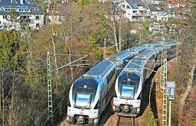 Die Gäubahn auf der Panoramastrecke in Stuttgart<span class='image-autor'>Foto: Bernd Weißbrod/dpa</span>