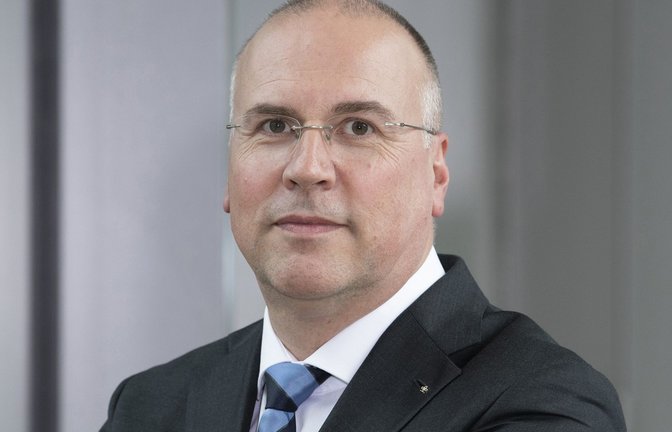 AOK-Chef Johannes Bauernfeind will „Interimspreise“ für neu eingeführte Arzneimittel.<span class='image-autor'>Foto: AOK/StZN/Thomas Kienzle</span>