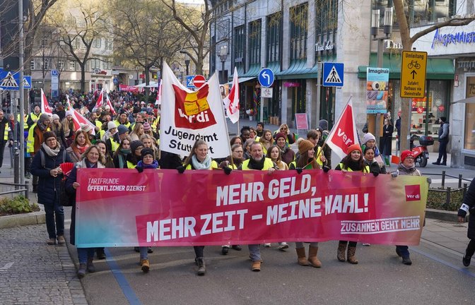 Am 5. Februar gab es den ersten größeren Demonstrationszug von Jugendamtsbeschäftigten.<span class='image-autor'>Foto: Andreas Rosar</span>