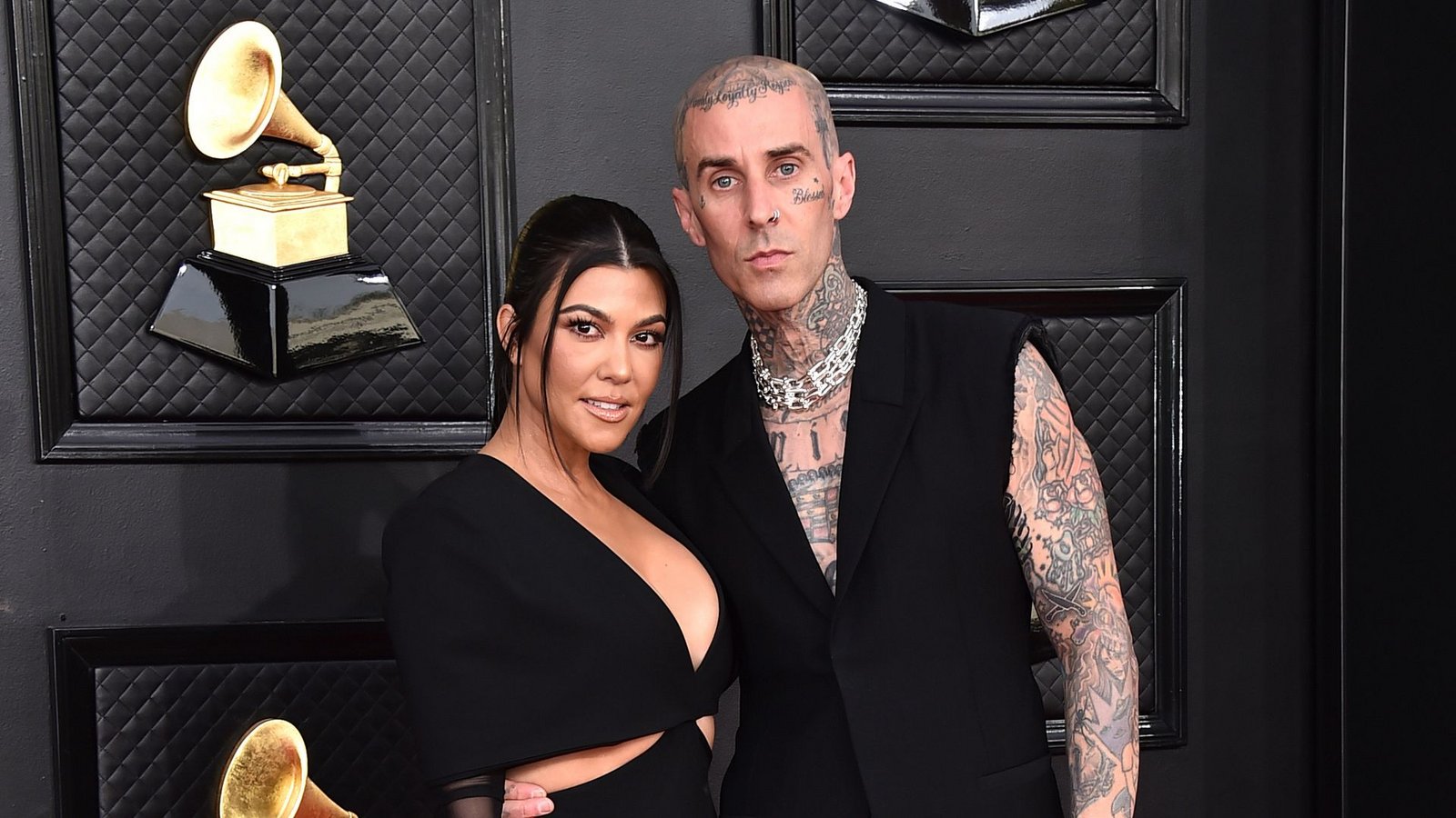 Mann und Frau: Reality-Star Kourtney Kardashian und Musiker Travis Barker haben geheiratet.Foto: Jordan Strauss/Invision/AP/dpa/Archiv