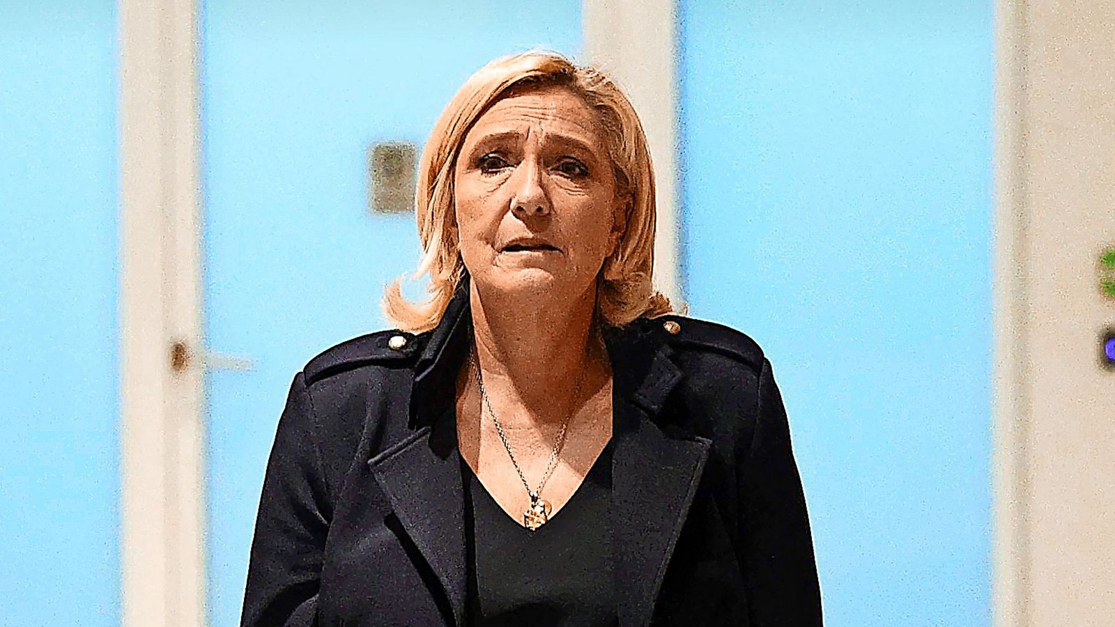 Wird Marine Le Pen verurteilt, würde sie das wohl fünf Jahre lang für ein politisches Amt blockieren.Foto: AFP/GEOFFROY VAN DER HASSELT