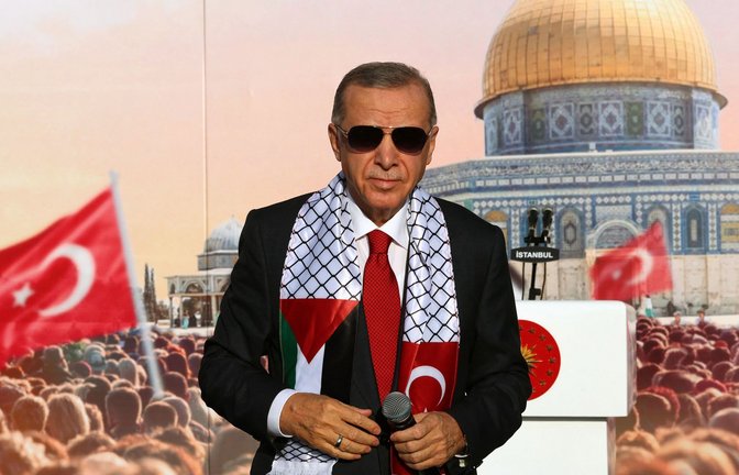 Präsident Recep Tayyip Erdogan polemisiert auf einer pro-palästinensischen Demonstration in Istanbul gegen Israel.<span class='image-autor'>Foto: AFP/HANDOUT</span>