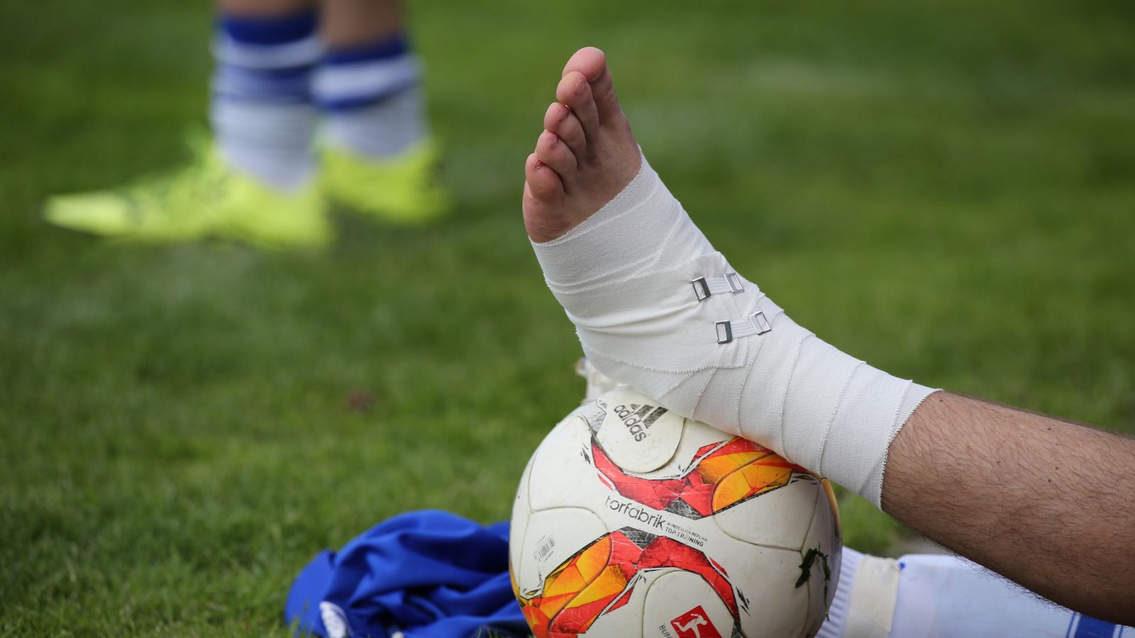 Fußball ist die Sportart mit dem größten Verletzungsrisiko.Foto: IMAGO/Zoonar/Holger Strehlow Fußball ist die Sportart mit dem größten Verletzungsrisiko.Foto: IMAGO/Zoonar/Holger Strehlow