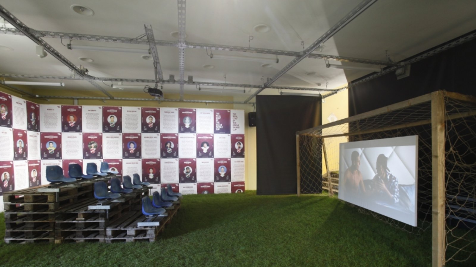 Ausstellung zum Fußball im Turm. Foto: Czech