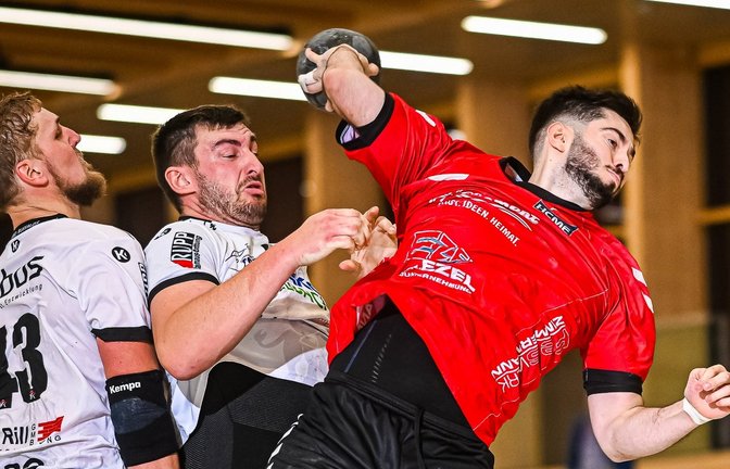 Moritz Modenese (rechts) gilt als Alternative für die vakante Position im rechten Rückraum des HC Metter-Enz. <span class='image-autor'>Foto: Krause</span>