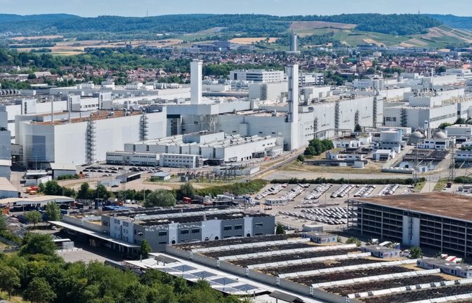 Blick auf das Werk des Autoherstellers Audi in Neckarsulm. In der Autoindustrie geht die Beschäftigung stark zurück.<span class='image-autor'>Bernd Weißbrod/dpa</span>