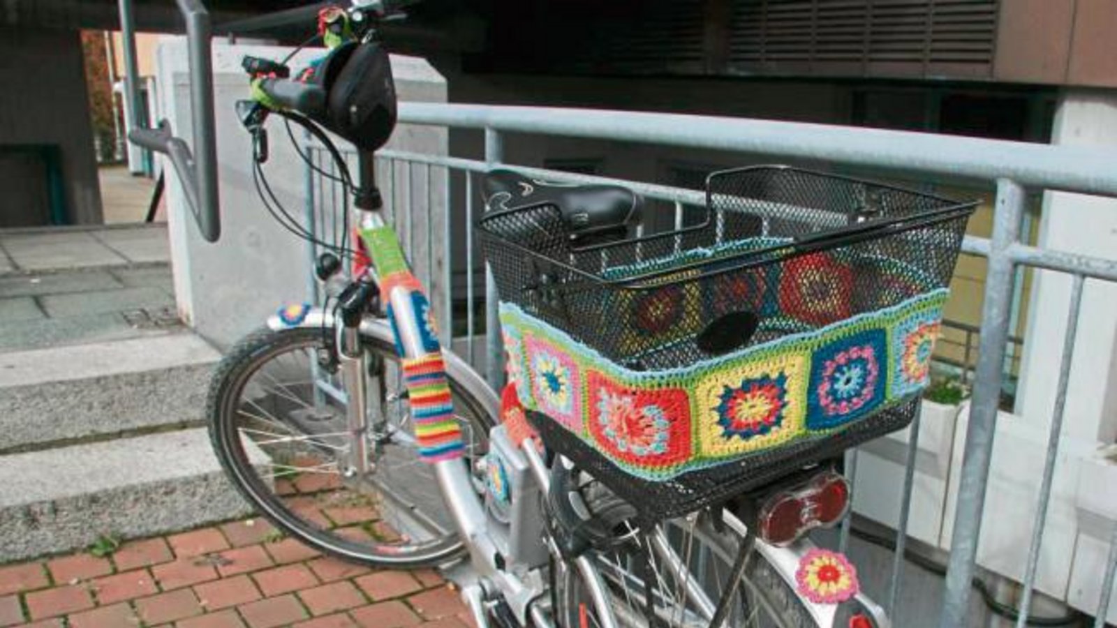 Dieses Fahrrad weiß: der Sommer ist rum! Gesehen in Mühlacker. Foto: Rücker