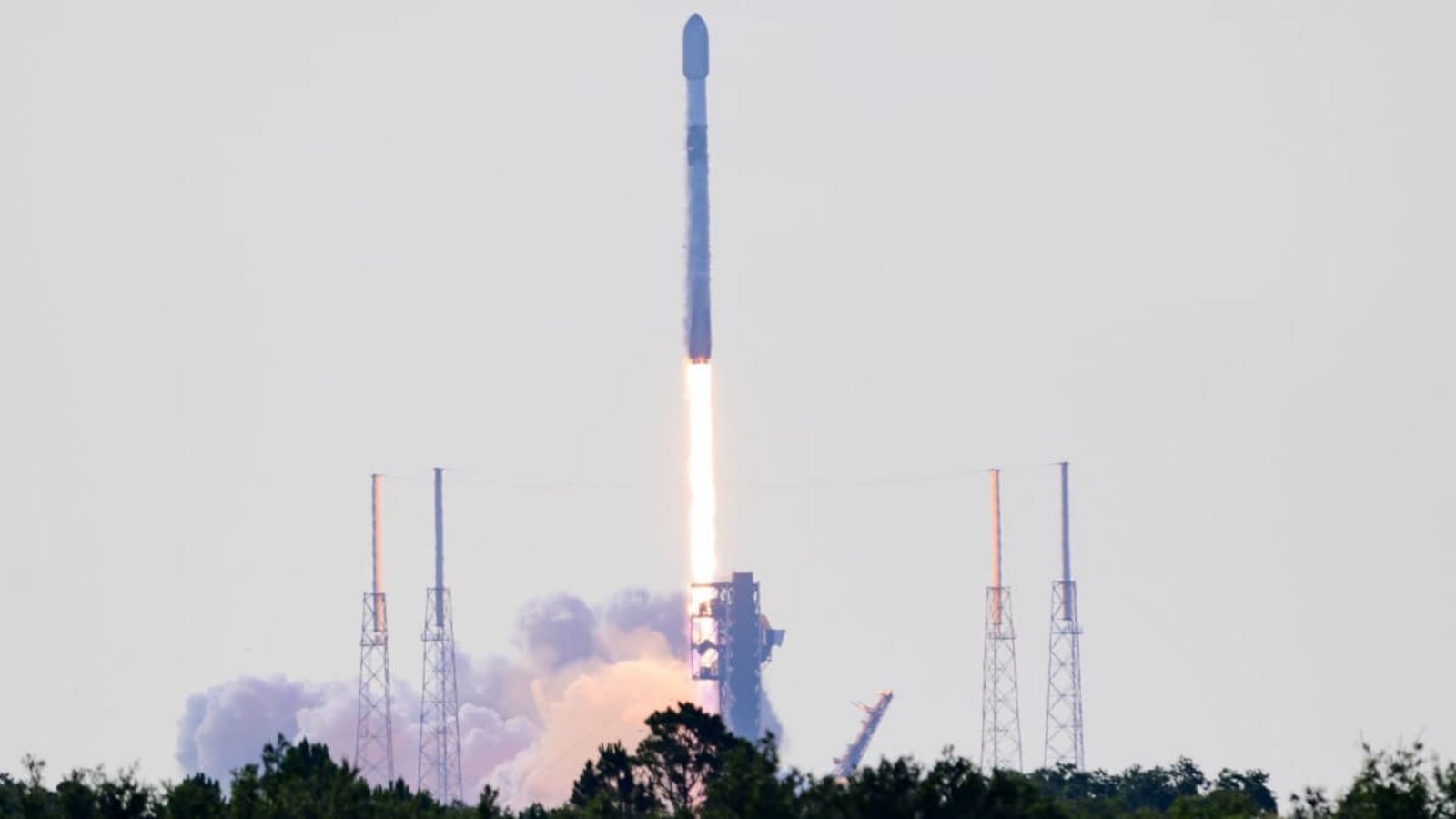 Raketenstart in Cape Canaveral: Die USA investieren massiv in ihre militärischen Fähigkeiten im All.Jennifer Briggs/ZUMA Press Wire/dpa