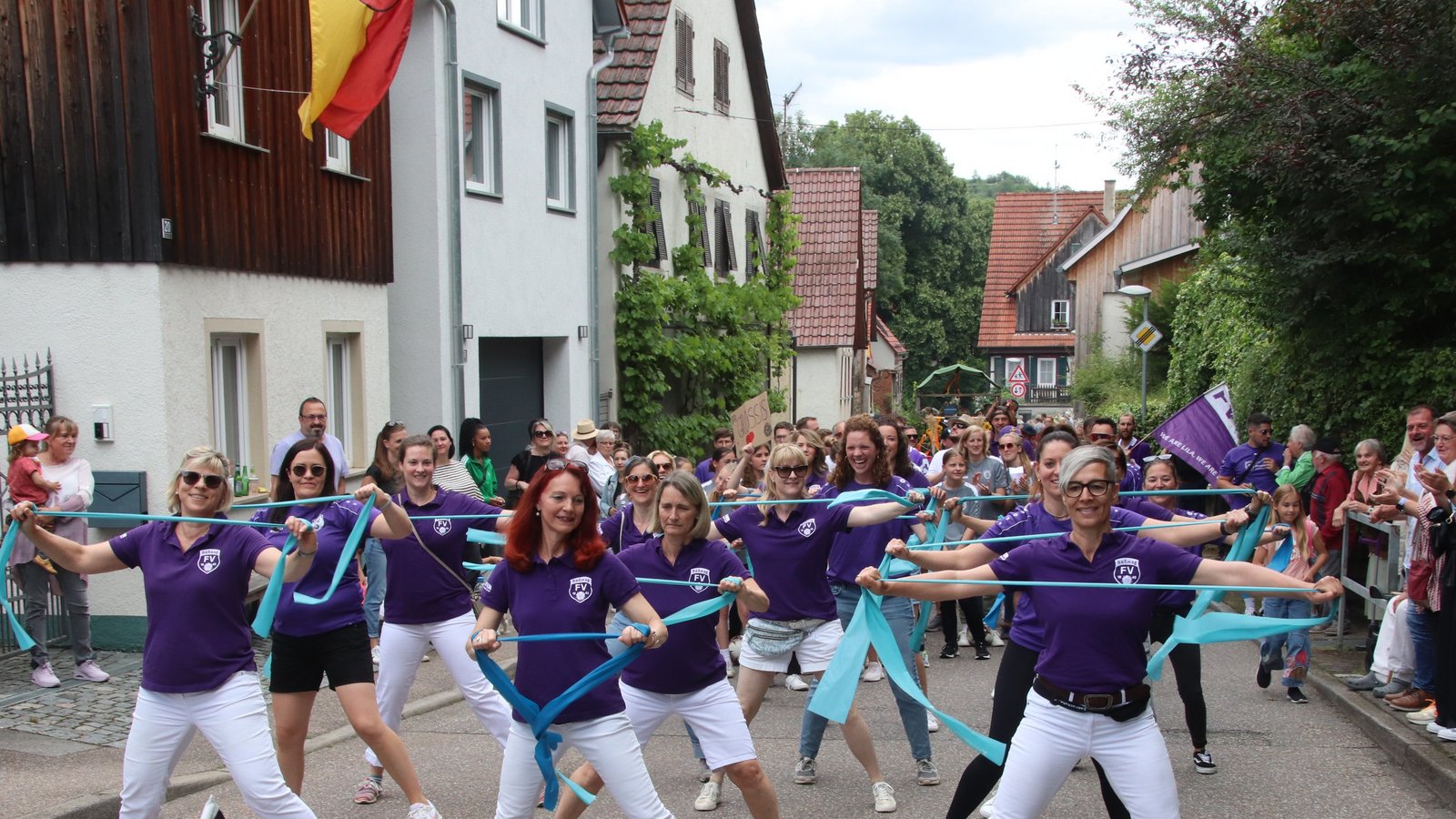 Voll in Aktion: Bodyfitgruppe des FV Roßwag.  Foto: Arning