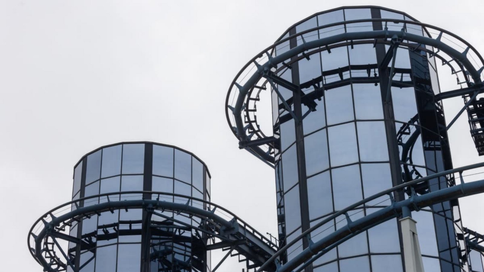 Die Achterbahn Euro-Mir ist im Europa-Park zu sehen.Philipp von Ditfurth/dpa Die Achterbahn Euro-Mir ist im Europa-Park zu sehen.Philipp von Ditfurth/dpa