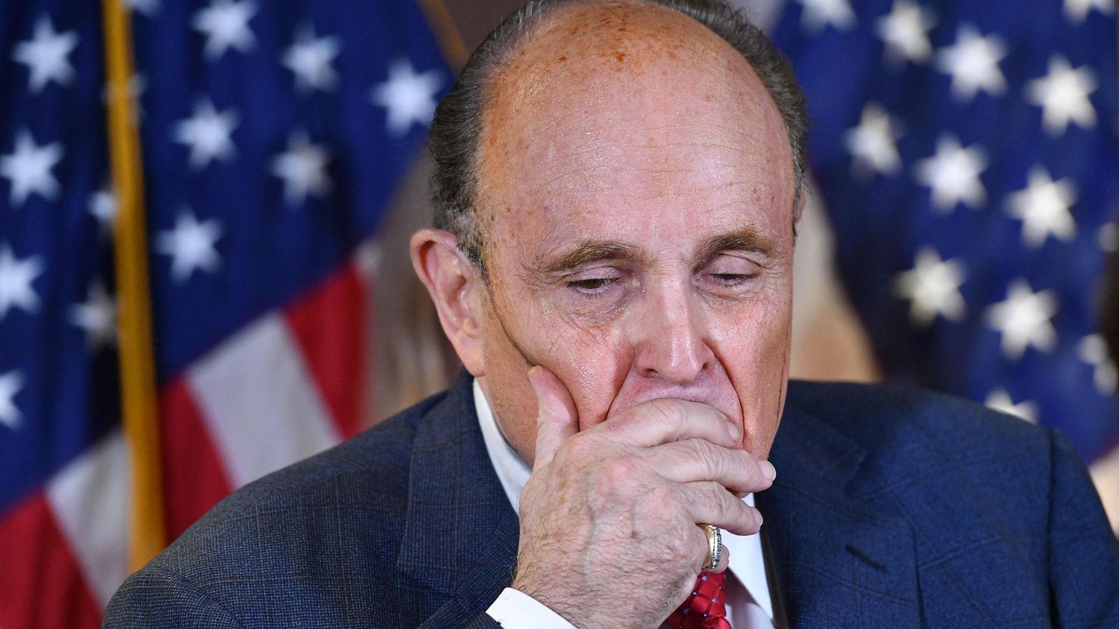 Der frühere Privatanwalt von Ex-US-Präsident Donald Trump, Rudy Giuliani, hat wegen wiederholter Falschbehauptungen seine Zulassung als Anwalt verloren (Archivfoto).Foto: AFP/MANDEL NGAN