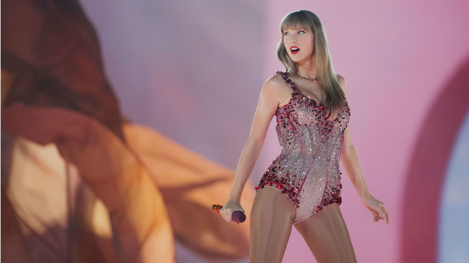 In Gelsenkirchen fanden die ersten Taylor Swift-Konzerte in Deutschland statt. Wie geht es den Fans am Tag danach?Foto: dpa/Marius Becker In Gelsenkirchen fanden die ersten Taylor Swift-Konzerte in Deutschland statt. Wie geht es den Fans am Tag danach?Foto: dpa/Marius Becker
