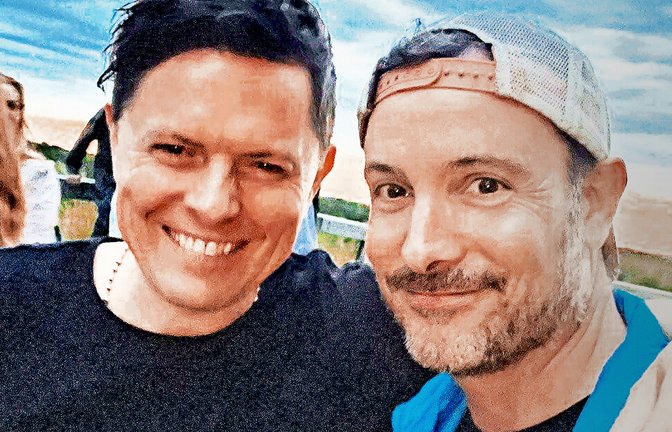 Eric Gauthier und Patrick Michael Kelly (links) haben sich vor fünf Jahren auf Sylt kennengelernt.<span class='image-autor'>Foto: privat</span>