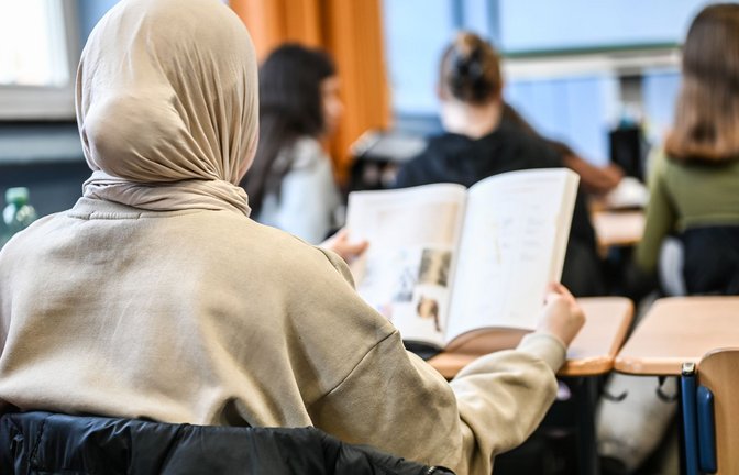 Die schulischen Leistungen von in Deutschland geborenen Kindern, deren Eltern eingewandert sind, sind besser als in vielen anderen Zuwanderungsländern. (Symbolbild)<span class='image-autor'>Foto: imago/Funke Foto Services</span>