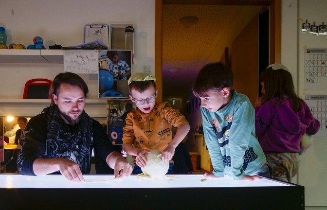 Das Kind als eigenständiger Forscher, der Pädagoge als Begleiter – das ist das Reggio-Konzept.<span class='image-autor'>Foto: Simon Granville</span>