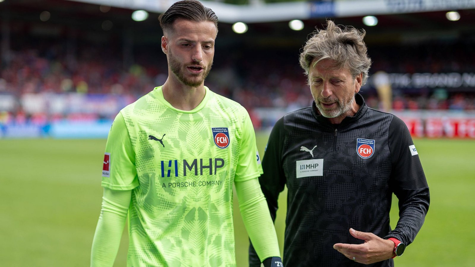 Enge Verbindung: FCH-Keeper Diant Ramaj (links) und Torwart-Trainer Bernd WengFoto: IMAGO/Eibner Enge Verbindung: FCH-Keeper Diant Ramaj (links) und Torwart-Trainer Bernd WengFoto: IMAGO/Eibner